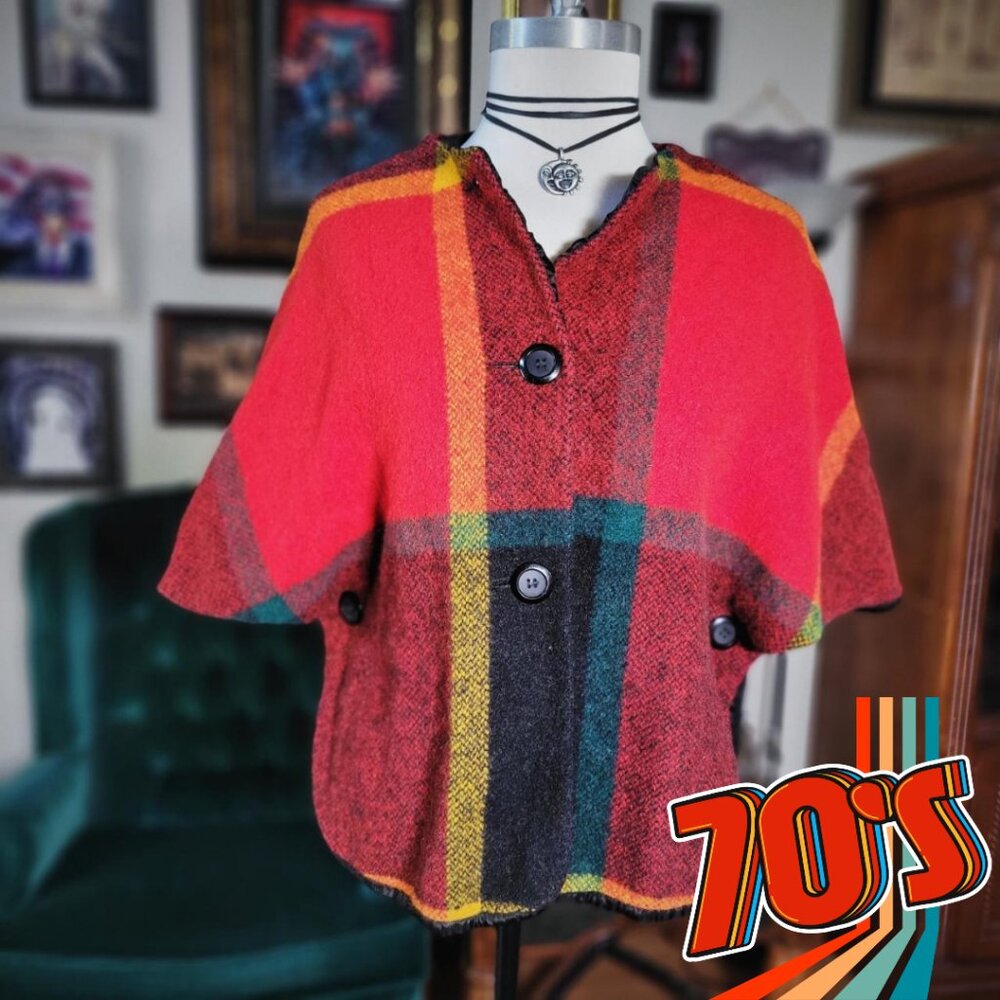 Vintage 70s COUNTRY PLACE Poncho Red Plaid Wool Capelet‎ - Medium